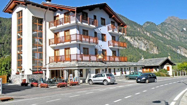 Laghetto Alpine Hotel