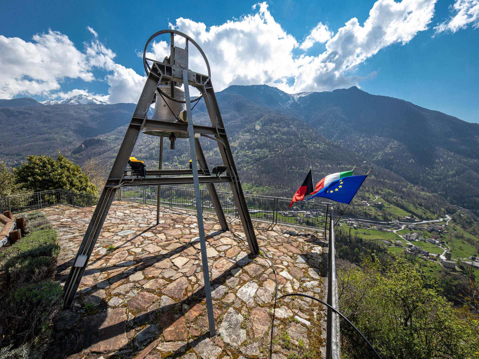 La campana del partisano en Marine - Perloz